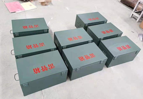 泸水炸药箱和雷管箱一般是怎么存放的？