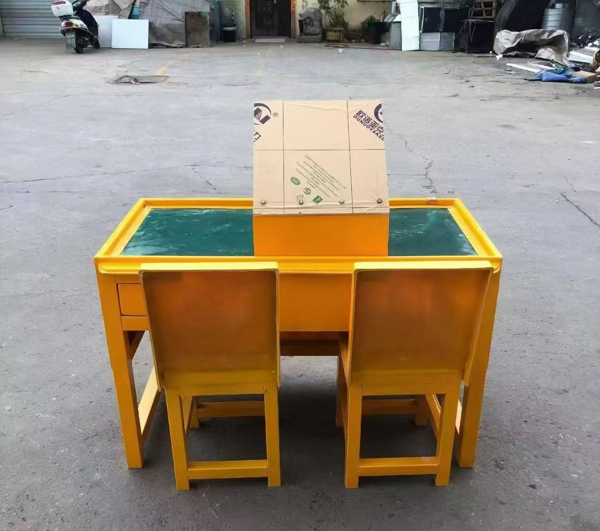 泸水防静电导通桌井下煤矿火工品发放桌：危险品流转的安全守护者